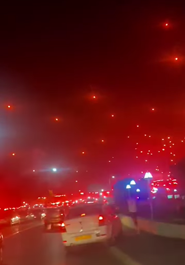 Image accompanying مفاده؛ أن هذا الفيديو يوثق قصف إيران على تل أبيب في الأول من أكتوبر.