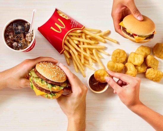 افتتاح اول فرع لسلسلة McDonald's العالمية في طرابلس