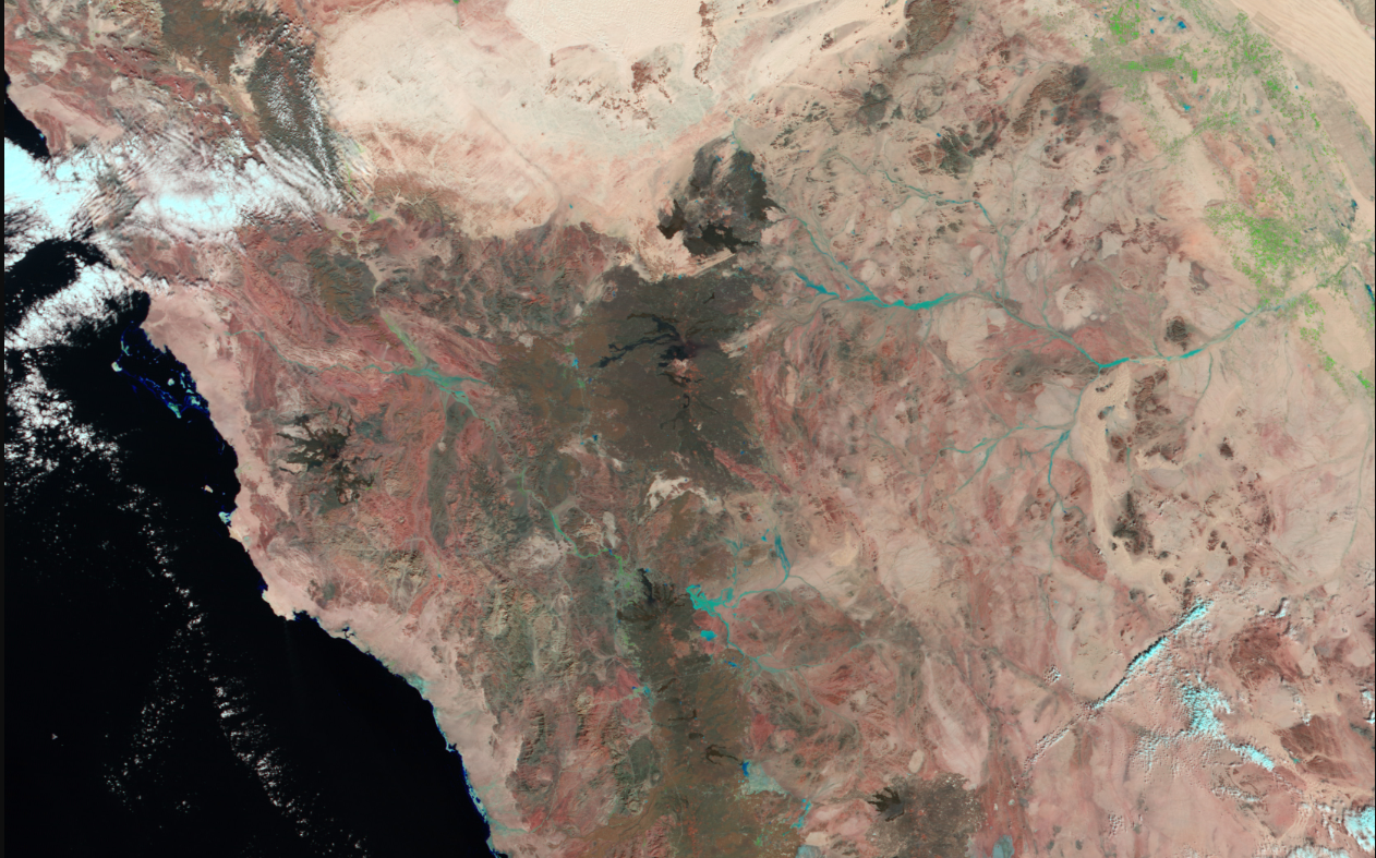 مضلل: لم تبدأ الأنهار بالظهور في صحراء المملكة العربية السعودية.